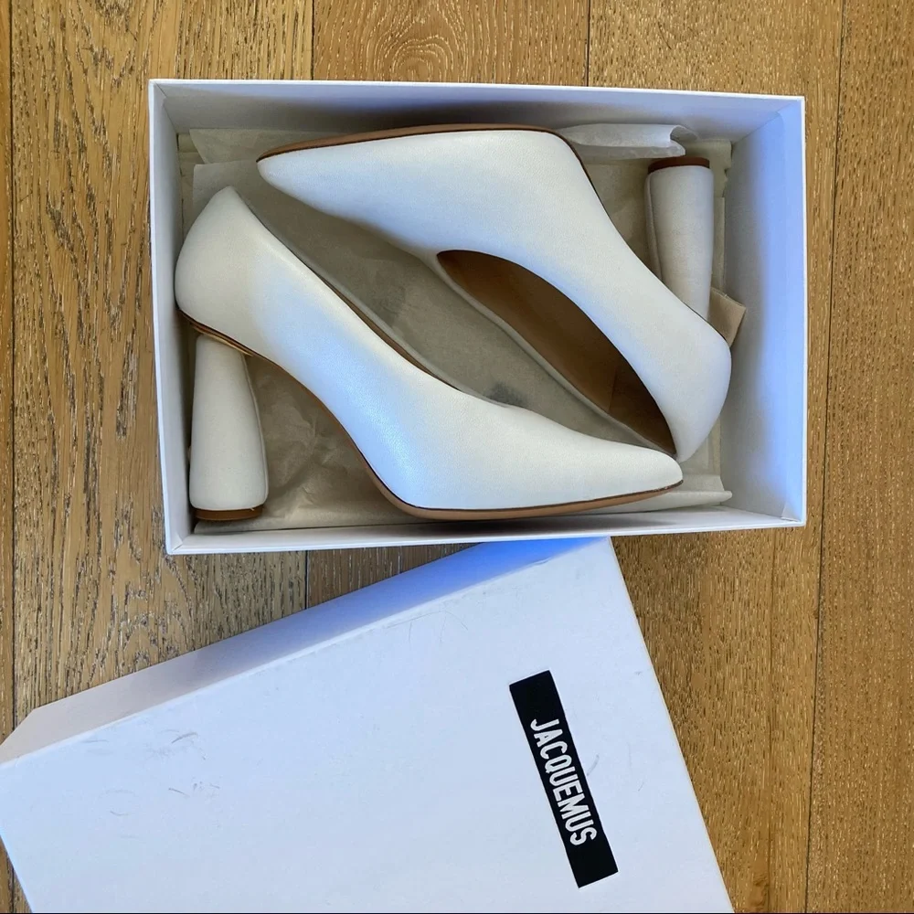JACQUEMUS Les Chaussures Shoes In White - Picture 8 of 11